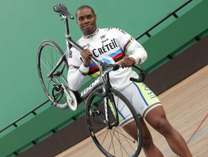 Gregory Bauge - Cyclisme velo de vitesse - 18.03.2010 - Magazine Studio - largeur attitude pose portrait